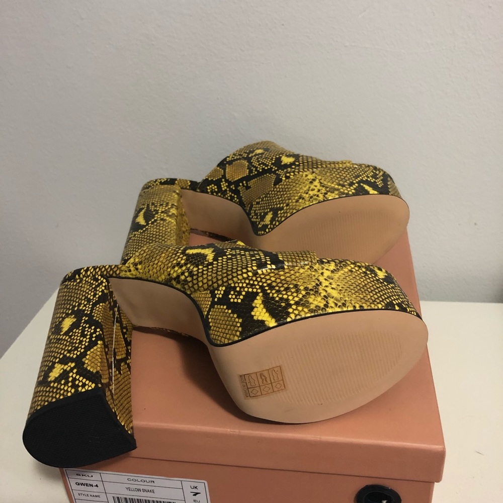 Simmi Clogs - Picture 4 of 4